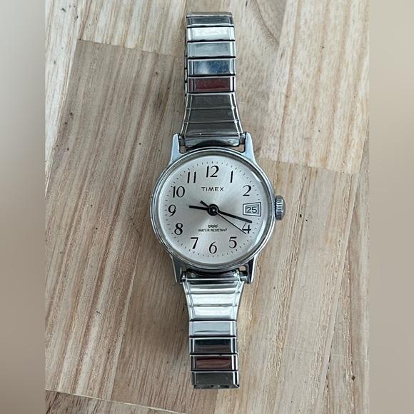 Timex Ladies Watch Vintage Mechanical Winding Stainless Dial and Stretch Band - Picture 6 of 11